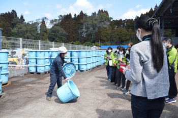 日置市生ごみリサイクルの説明の様子