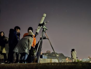 芝のうえで星空観察＠未来館(8/22)