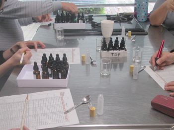 自然の恵みで作る地産コスメ体験♪(9/10)